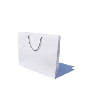 Sacs blancs pelliculés brillant poignées noires