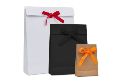 Pochettes cadeaux kraft, blanches et noires à ruban