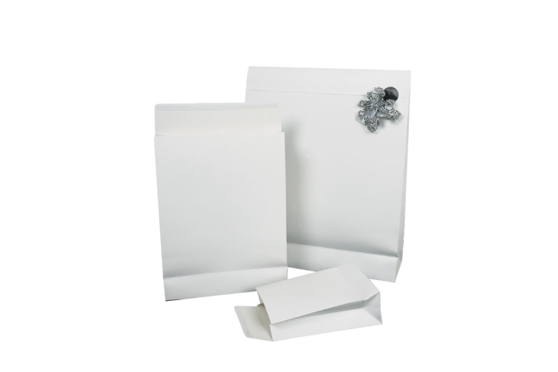 pochette cadeau blanche mate